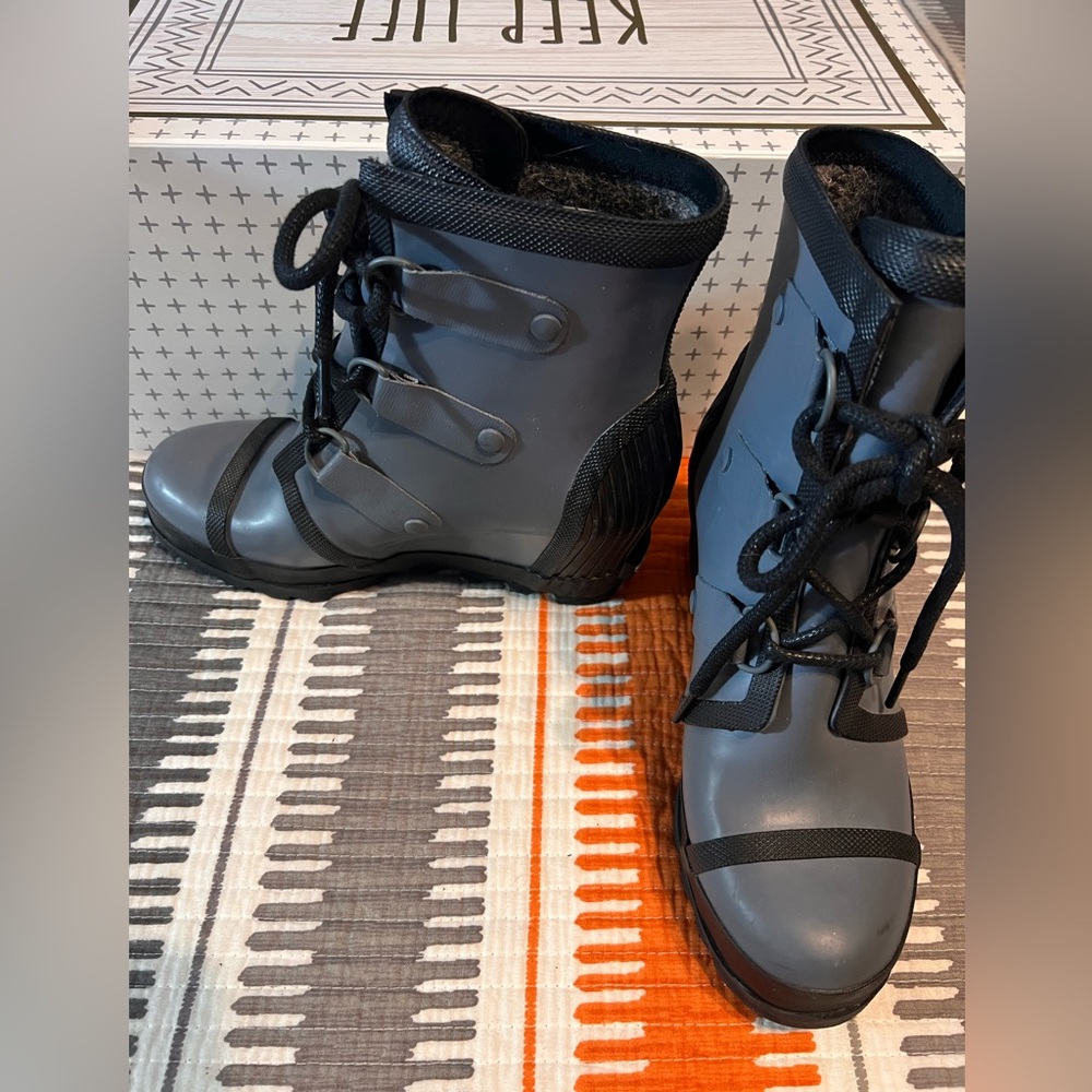 Sorel Joan of Rain Wedge Boots, Size 7